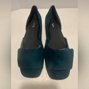New - Sarto Tracy Suede Square Toe Flats Shoe